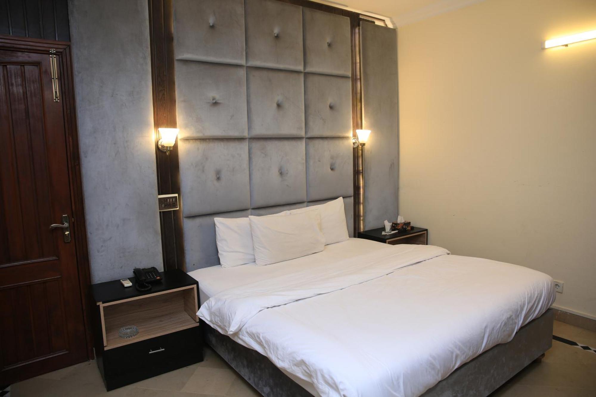 Orbit Residency F-7 Hotel Islamabad Exterior photo